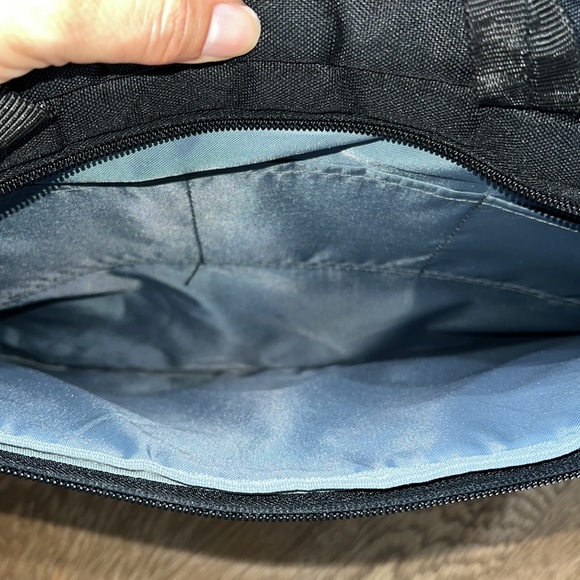 Amazon Basics Computer Case - Picture 5 of 9